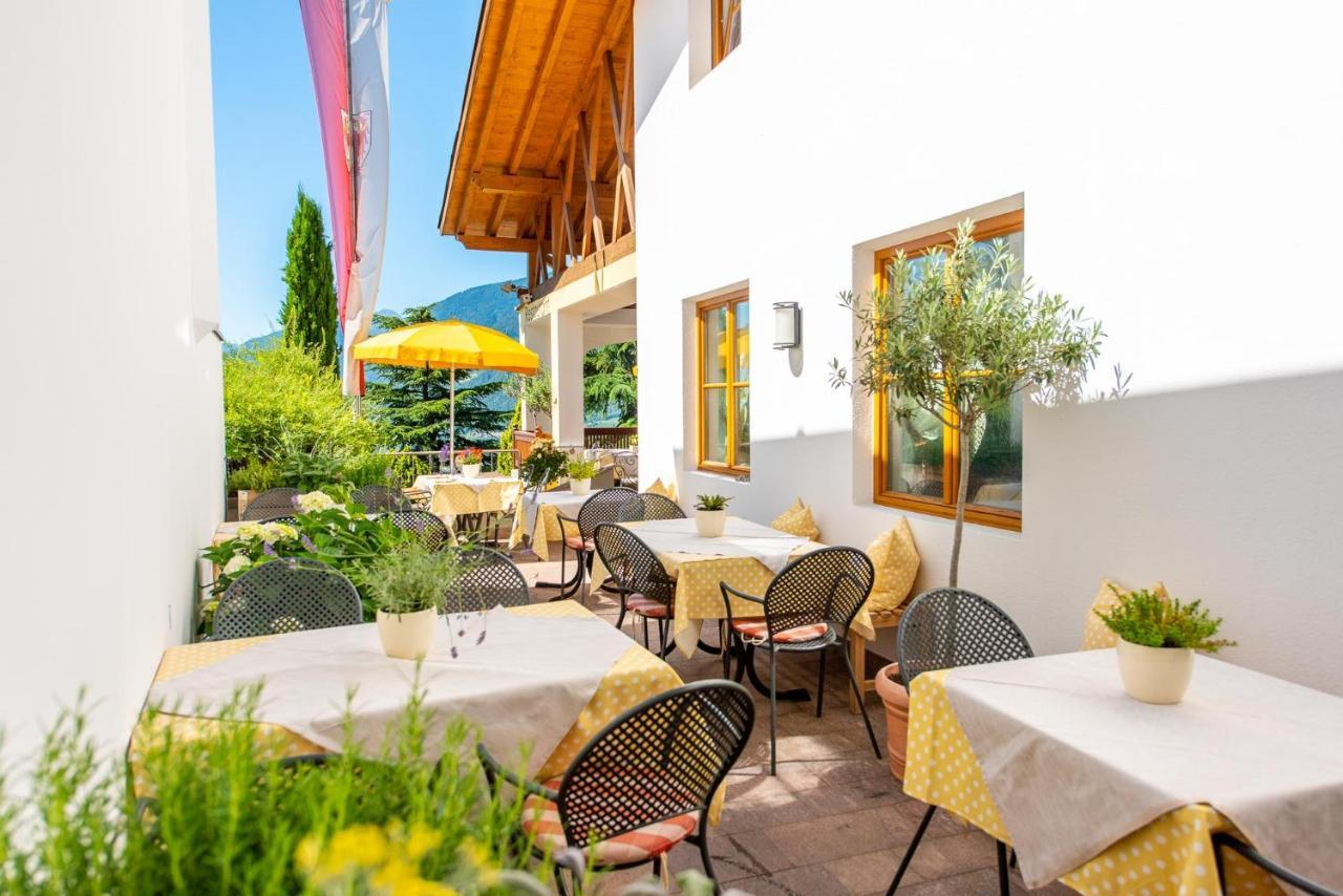 Small Hotel Sonne Tirolo Eksteriør billede